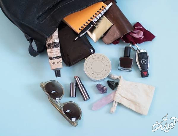 عینک آفتابی در کیف